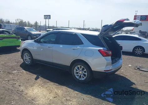 2018 Chevrolet Equinox Ls z USA, uszkodzony, nr VIN 2GNAXHEV8J6151493